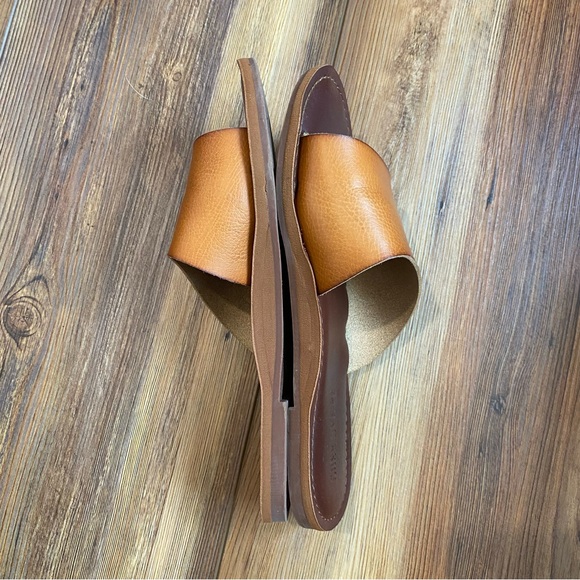 Minimalist Brown and Tan Slide Sandals - Picture 3 of 4
